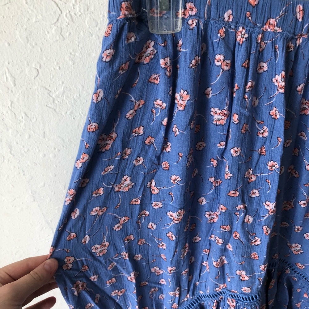 Cute flower pattern skirt